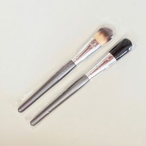 $64 VALUE 2 X VASANTI BRUSHES FOUNDATION BRUSH + BLUSH BRUSH NEW IN WRAP